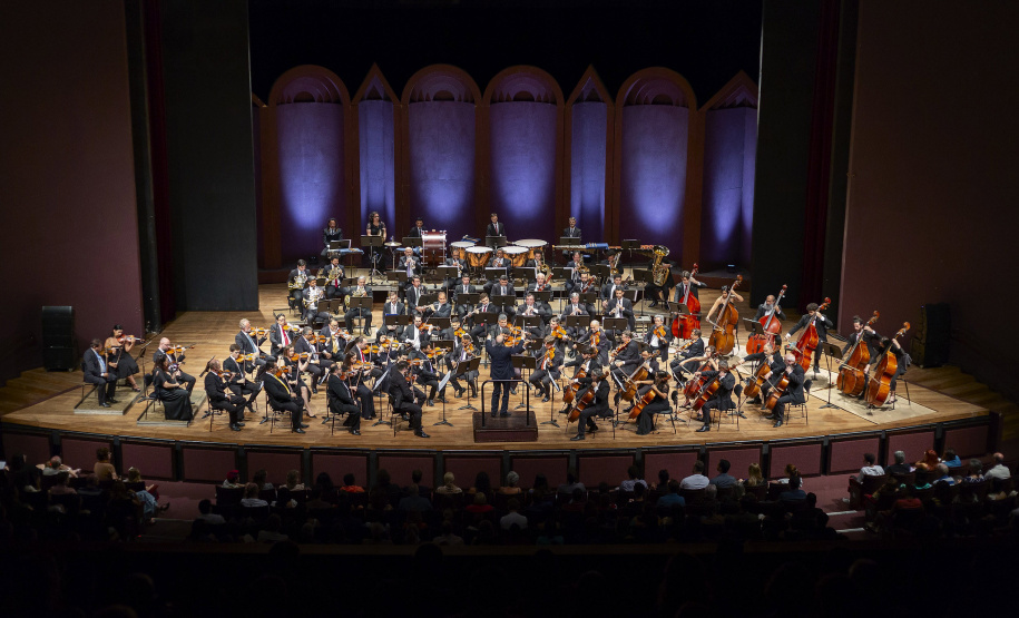 Orquestra Sinfônica do Paraná convida o público a uma viagem musical neste domingo