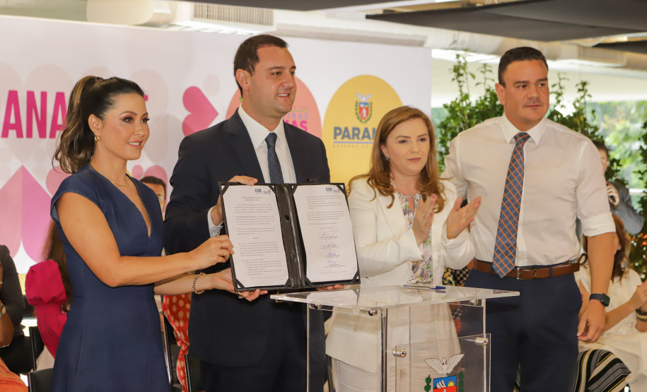 O governador Carlos Massa Ratinho Junior anunciou nesta terça-feira (21) um pacote de ações do Governo do Estado focadas na promoção da igualdade de gênero e combate à violência contra a mulher.