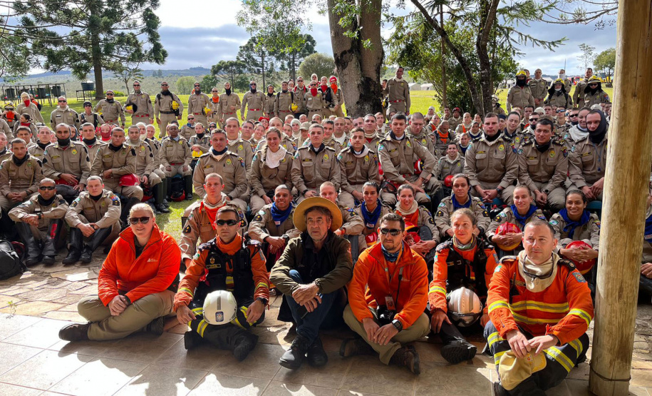 IAT finaliza queima controlada contra espécies invasoras no Parque de Vila Velha