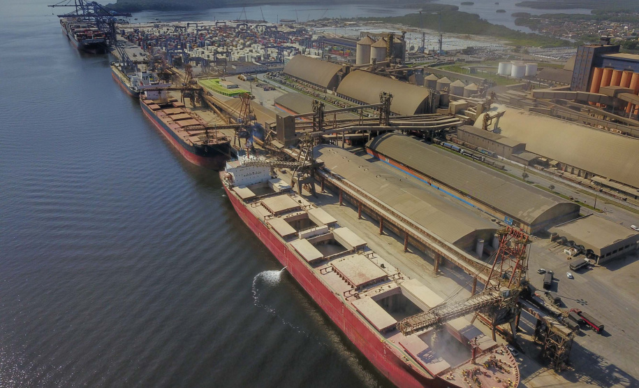 Paraná registra em março terceiro superávit comercial seguido