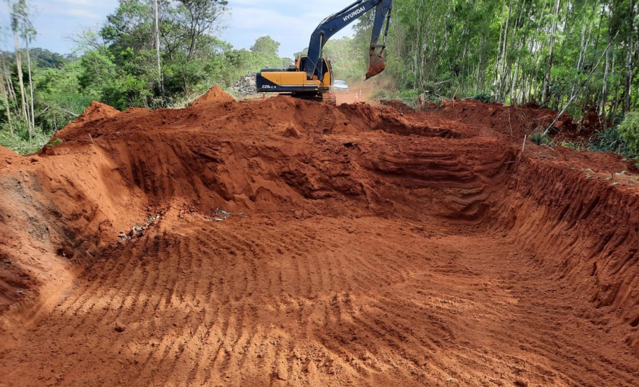 Com investimento de R$ 1,2 milhão, Estado inicia recuperação da PR-492 em Tamboara