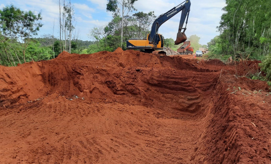 Com investimento de R$ 1,2 milhão, Estado inicia recuperação da PR-492 em Tamboara