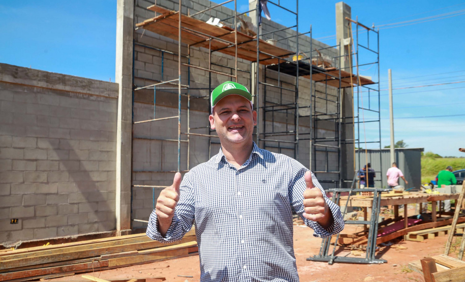 Com apoio do Estado, 160 barracões foram instalados nas cidades e geram emprego