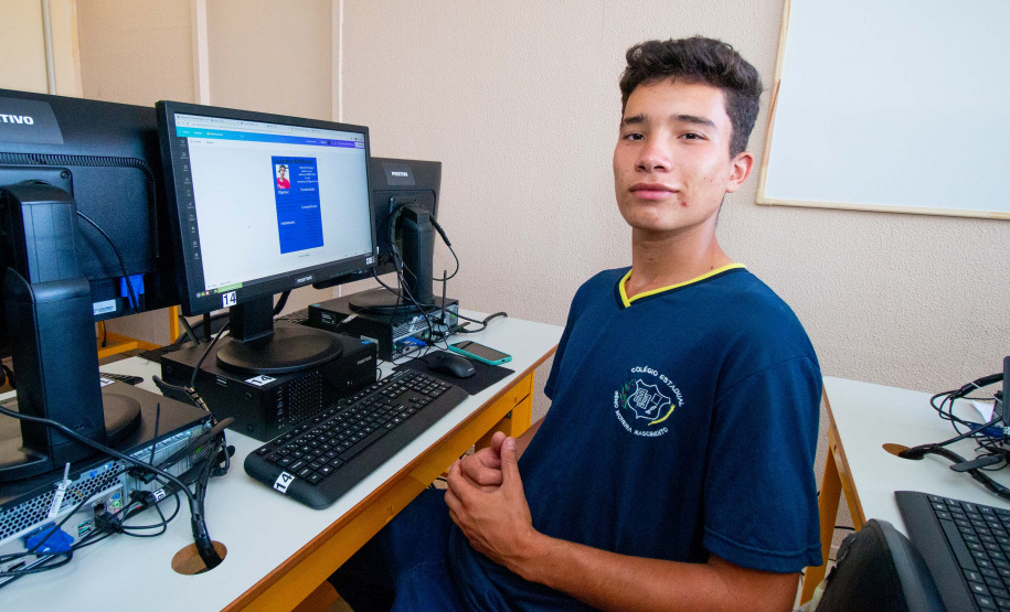 Inspirado por professora de Educação Financeira, aluno de Tibagi se prepara para abrir marcenaria própria