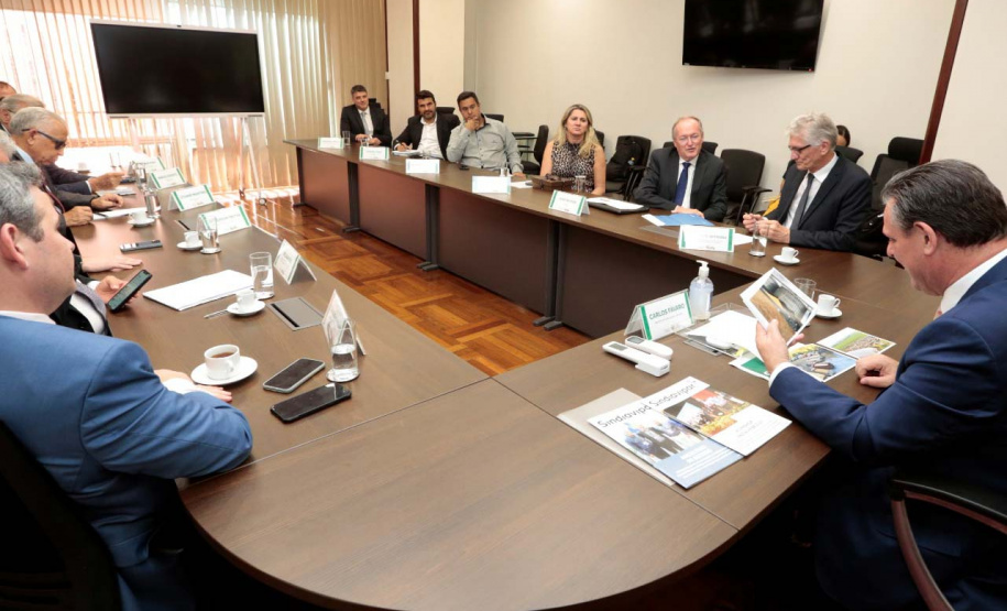 Em reunião com Ministro, comitiva paranaense defende políticas para o agronegócio