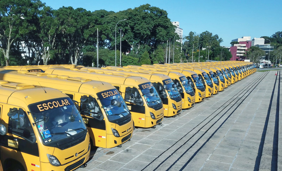 ENTREGA ÔNIBIS ESCOLARES