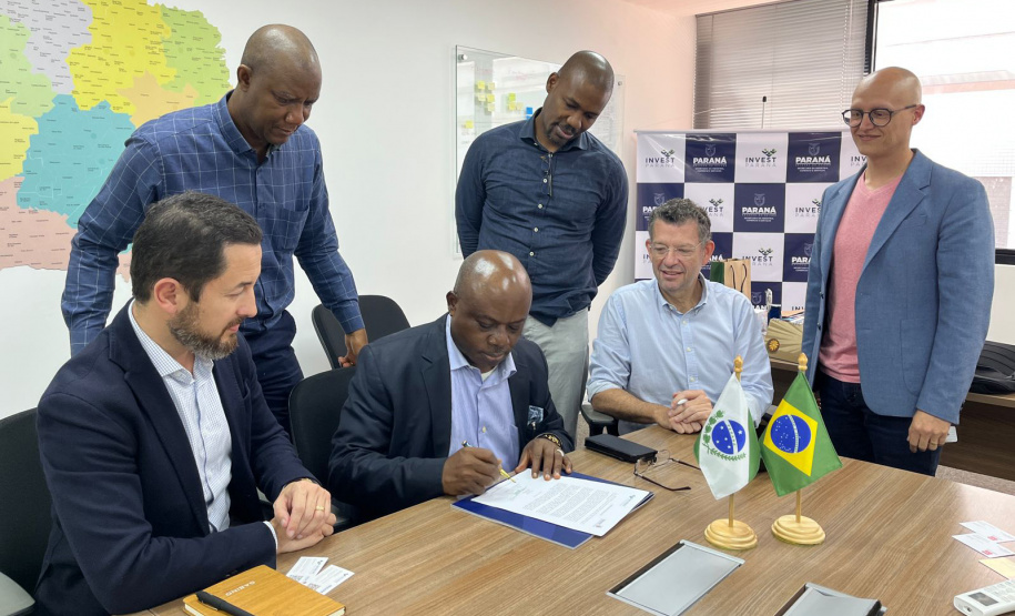 Invest Paraná credencia escritório na Nigéria para fomentar negócios do Estado em países da África