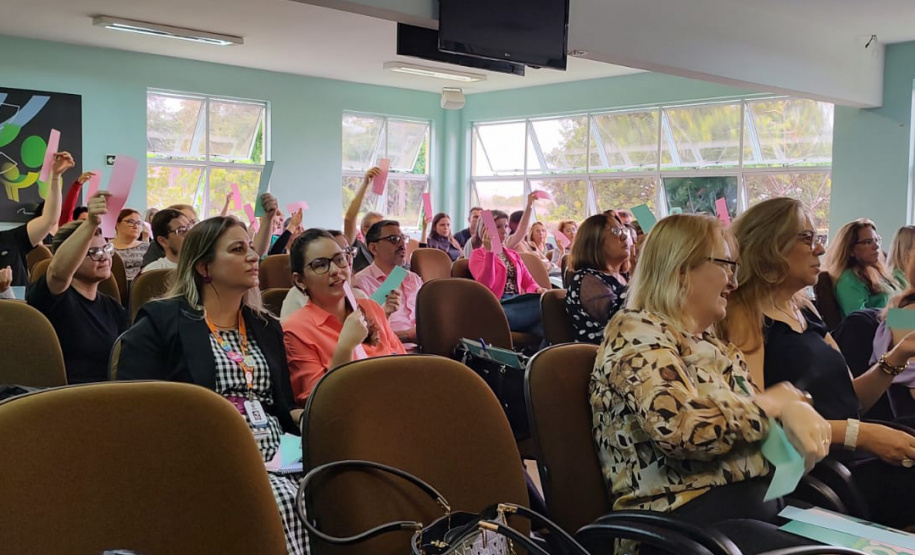 Técnicos da saúde e da educação recebem capacitação para fortalecer o Programa Saúde na Escola