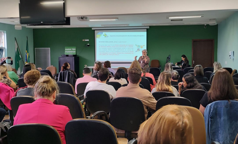 Técnicos da saúde e da educação recebem capacitação para fortalecer o Programa Saúde na Escola