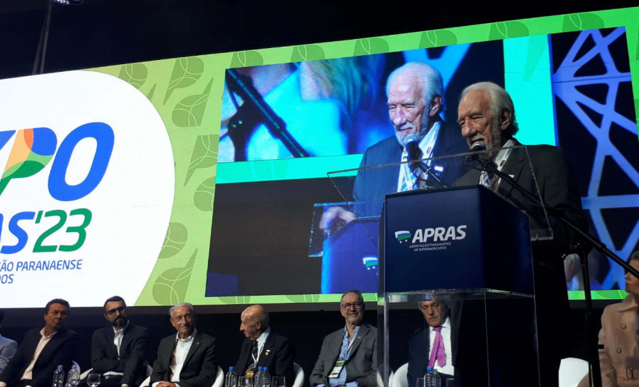 O vice-governador Darci Piana e o secretário da Agricultura, Norberto Ortigara, participaram da abertura da ExpoApras 2023