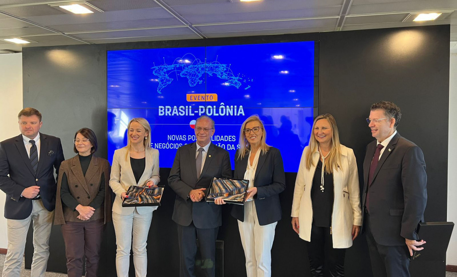 Empresários do Paraná conhecem oportunidades de negócios com empresas da província polonesa da Silésia