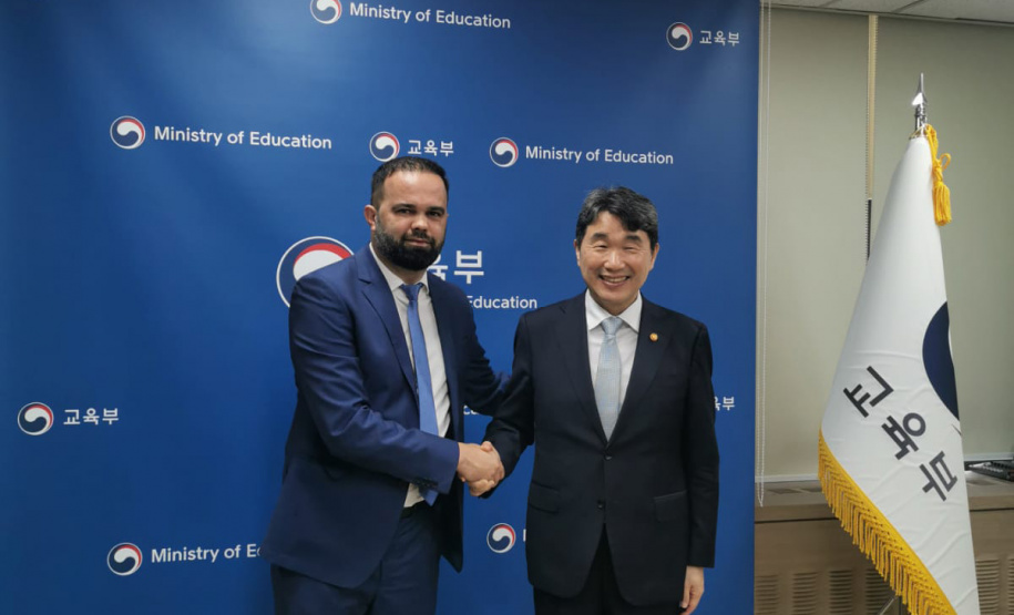 Na Coreia do Sul, secretário da Educação conhece tecnologias educacionais e soluções para o ensino profissionalizante