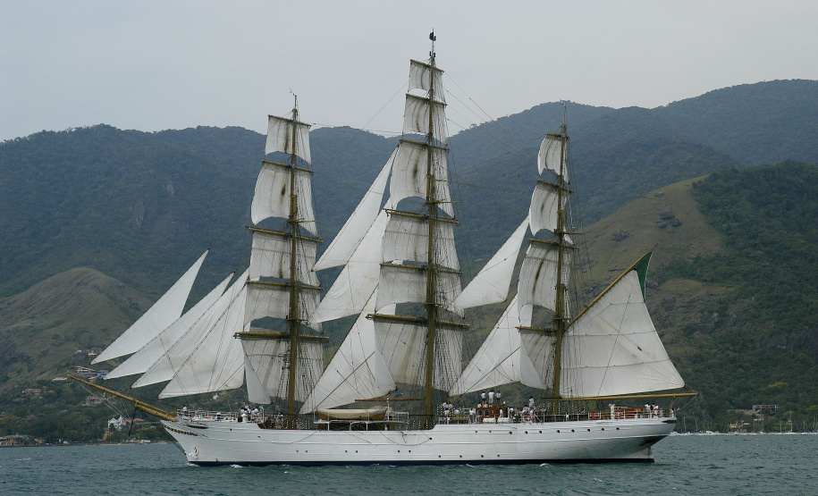 Marinha do Brasil e Portos do Paraná convidam para visitação ao veleiro Cisne Branco