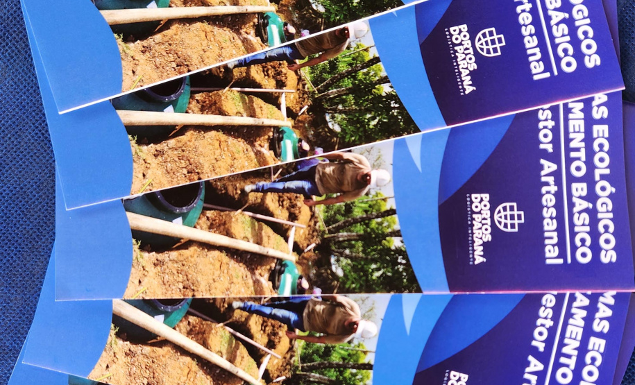 Portos do Paraná leva oficina de implantação de sistema alternativo de esgoto para ilha da baia de Paranaguá