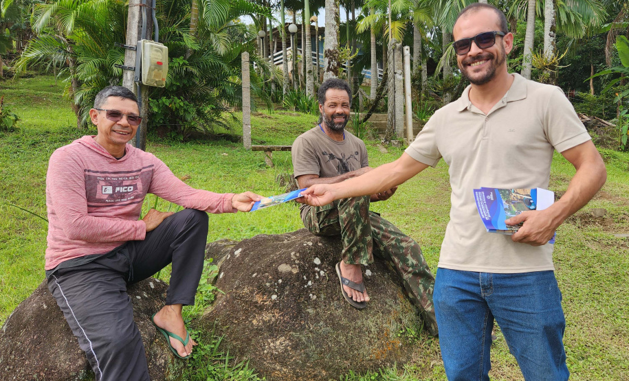 Portos do Paraná leva oficina de implantação de sistema alternativo de esgoto para ilha da baia de Paranaguá