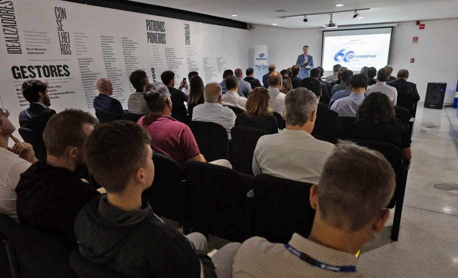 Sanepar apresenta PPP para esgotamento sanitário ao setor de engenharia