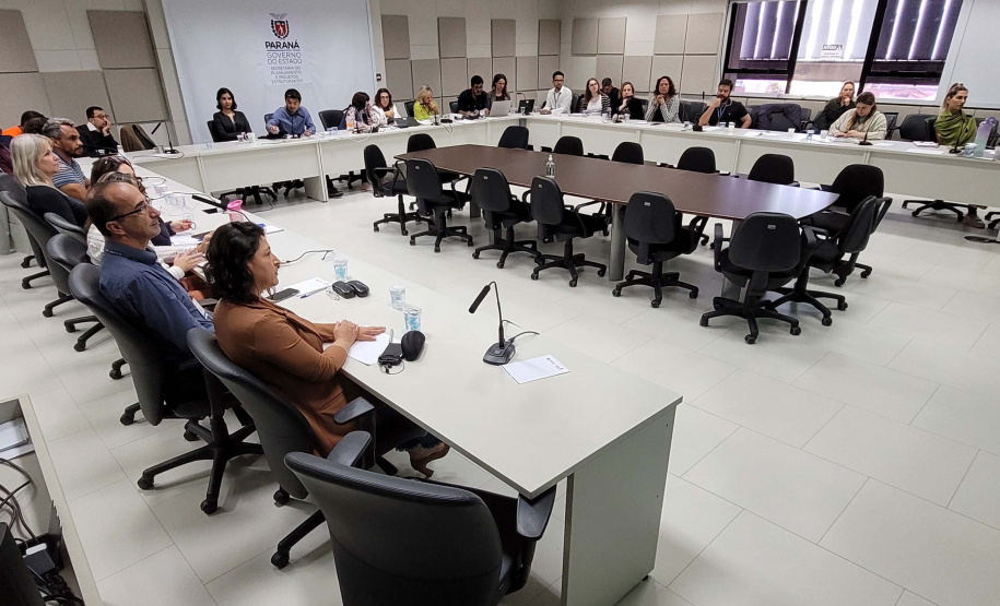 Técnicos do Instituto Água e Terra e do Banco Mundial se reuniram nesta quarta-feira (10) no Palácio das Araucárias para avançar no programa i9 Ambiental.