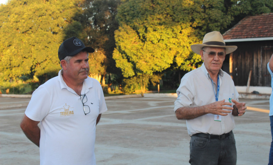 Visita técnica do Sistema Estadual de Agricultura a propriedades de café em Carlópolis