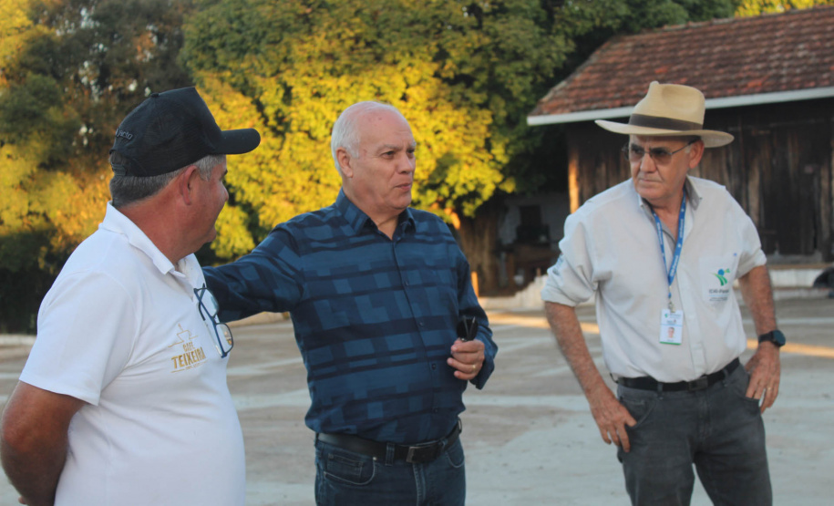 Visita técnica do Sistema Estadual de Agricultura a propriedades de café em Carlópolis