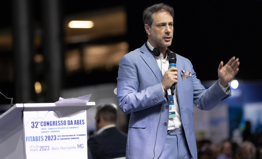 Sanepar apresenta ações sobre marco do saneamento e ganha prêmios em congresso nacional