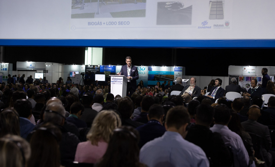 Sanepar apresenta ações sobre marco do saneamento e ganha prêmios em congresso nacional