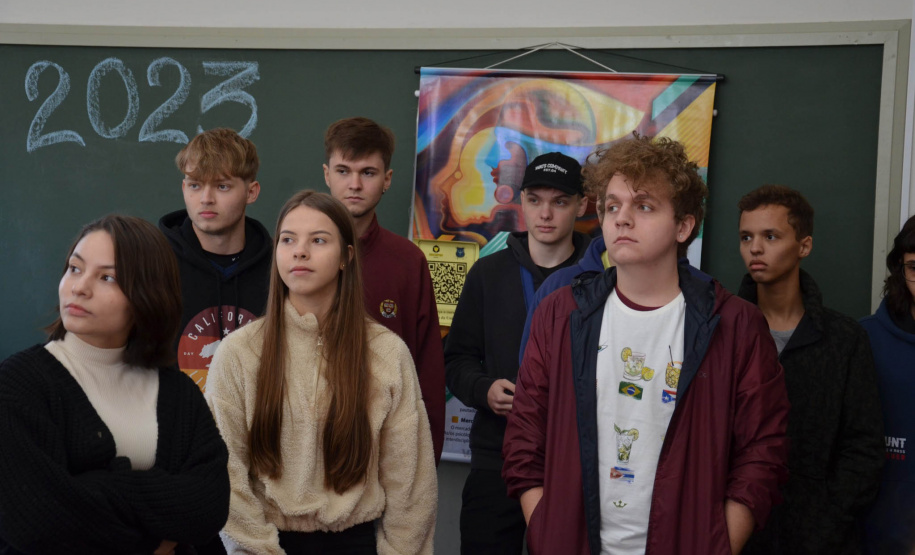 O Governo do Estado lançou o 2º Vestibular Unificado com 996 vagas para cinco cursos de graduação, sendo 540 vagas para a Universidade Estadual de Ponta Grossa (UEPG) e 456 para a Universidade Estadual do Centro-Oeste (Unicentro).