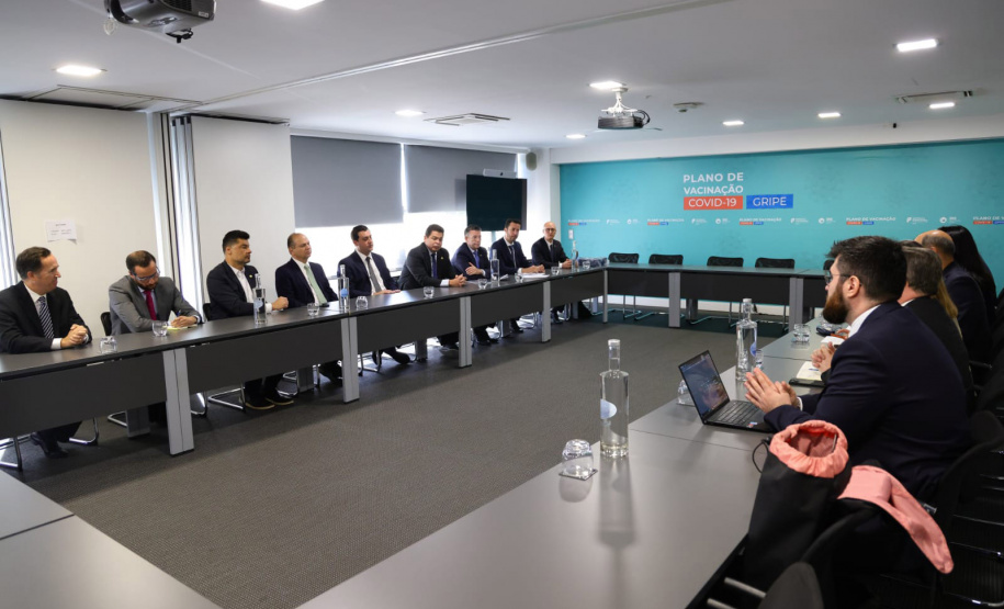 O governador Carlos Massa Ratinho Junior se encontrou nesta terça-feira (16) com o ministro da Saúde de Portugal, Manuel Pizarro. O governador conheceu as plataformas tecnológicas desenvolvidas pelo governo português para otimizar o atendimento em saúde, principalmente na rede hospitalar e de medicação - Lisboa, 16/05/2023