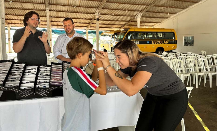 Exame de visão e doação de óculos a crianças são destaques em Marechal Cândido Rondon