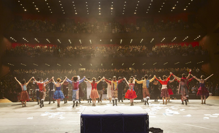 Mais de 10 mil aplaudiram “Romeu e Julieta”, do Balé Teatro Guaíra e Orquestra Sinfônica do Paraná