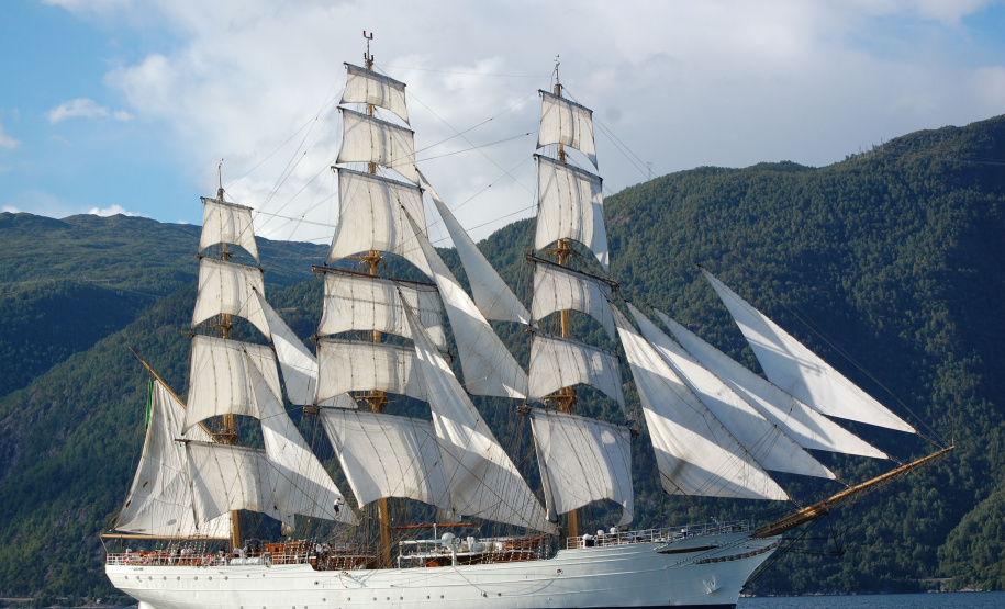 Marinha do Brasil e Portos do Paraná convidam para visitação ao veleiro Cisne Branco