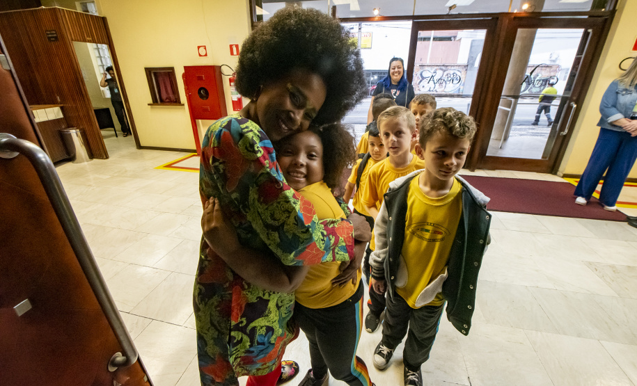 Musical Itan e Tal volta ao Guairinha no mês de maio pelo projeto Crianças no Teatro