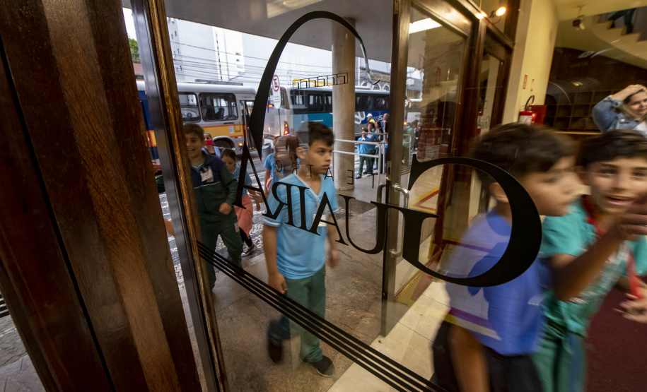 Musical Itan e Tal volta ao Guairinha no mês de maio pelo projeto Crianças no Teatro