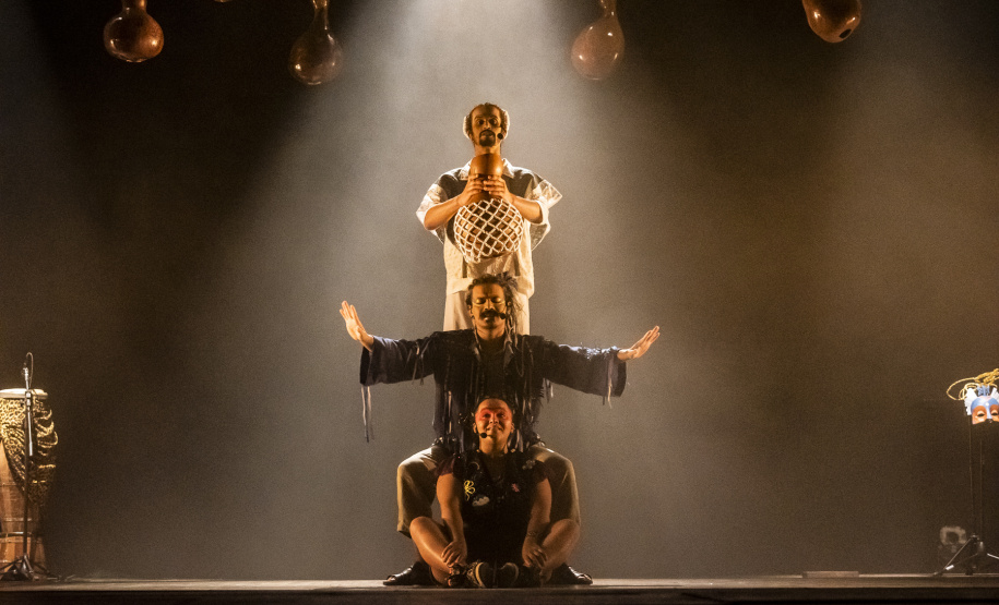 Musical Itan e Tal volta ao Guairinha no mês de maio pelo projeto Crianças no Teatro