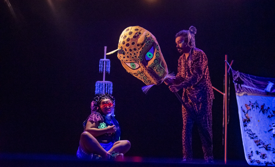 Musical Itan e Tal volta ao Guairinha no mês de maio pelo projeto Crianças no Teatro