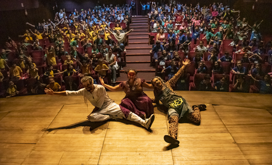Musical Itan e Tal volta ao Guairinha no mês de maio pelo projeto Crianças no Teatro