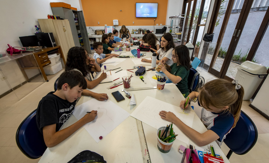 Centro Juvenil de Artes Plásticas abre 4º Concurso Paranaense de Desenho, celebrando os 70 anos da instituição