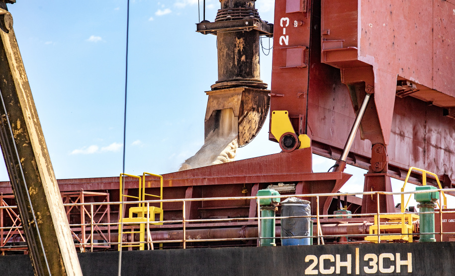 Portos do Paraná registram alta na movimentação geral de carga em abril