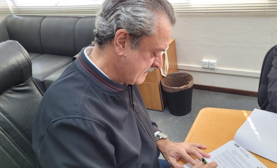 IAT e Adapar assinam Portaria conjunta para prevenção da influenza aviária no Paraná