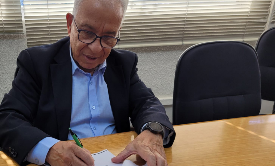 IAT e Adapar assinam Portaria conjunta para prevenção da influenza aviária no Paraná