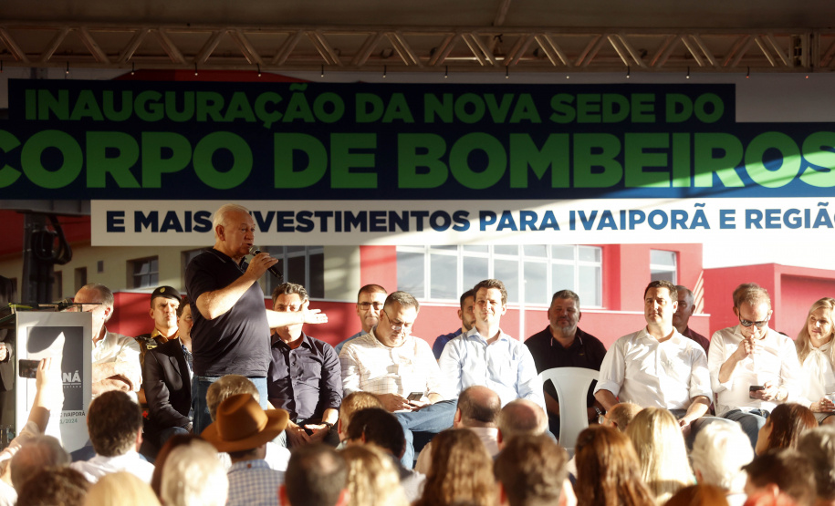 Com um investimento de R$ 8,5 milhões do Governo do Estado, foi inaugurada a nova sede do 1° Subgrupamento de Bombeiros Independente (SGBI) de Ivaiporã nesta quinta-feira (04), data que também marca o Dia Internacional do Bombeiro. O evento contou com a presença do governador Carlos Massa Ratinho Junior, que também anunciou a conclusão da nova Estação de Tratamento de Esgoto da Sanepar na cidade, além de uma série de novos investimentos que beneficiam toda a região do Vale do Ivaí.