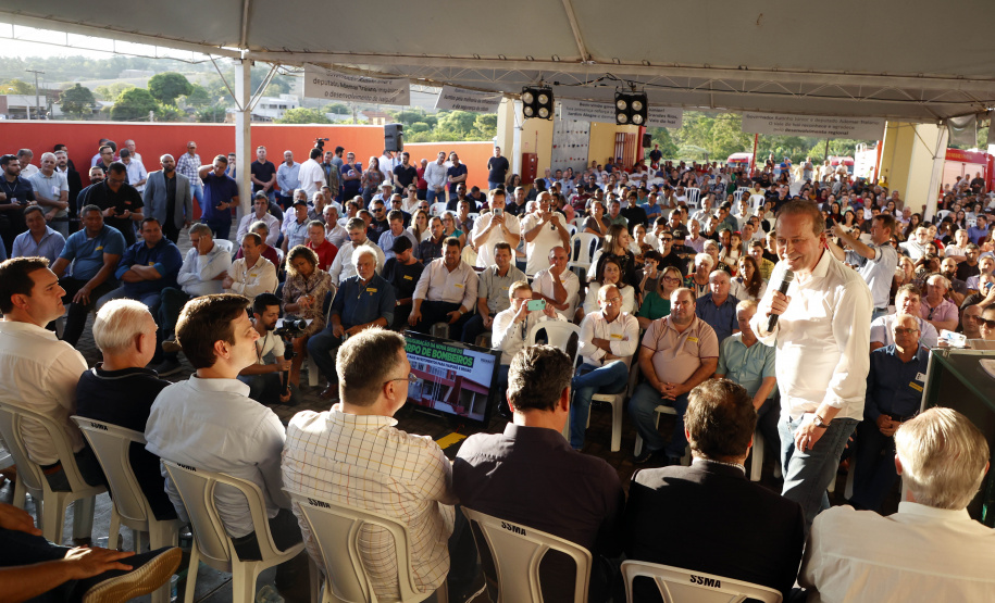 Com um investimento de R$ 8,5 milhões do Governo do Estado, foi inaugurada a nova sede do 1° Subgrupamento de Bombeiros Independente (SGBI) de Ivaiporã nesta quinta-feira (04), data que também marca o Dia Internacional do Bombeiro. O evento contou com a presença do governador Carlos Massa Ratinho Junior, que também anunciou a conclusão da nova Estação de Tratamento de Esgoto da Sanepar na cidade, além de uma série de novos investimentos que beneficiam toda a região do Vale do Ivaí.