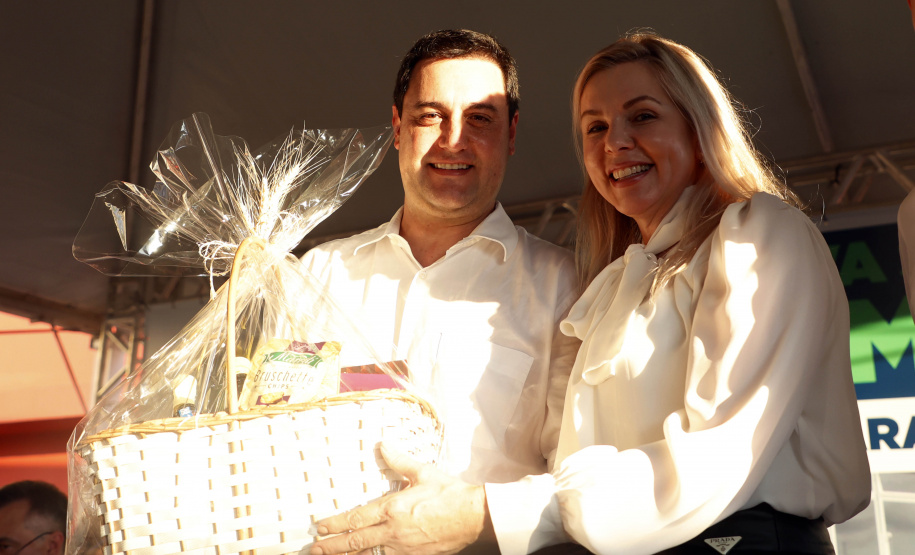 Com um investimento de R$ 8,5 milhões do Governo do Estado, foi inaugurada a nova sede do 1° Subgrupamento de Bombeiros Independente (SGBI) de Ivaiporã nesta quinta-feira (04), data que também marca o Dia Internacional do Bombeiro. O evento contou com a presença do governador Carlos Massa Ratinho Junior, que também anunciou a conclusão da nova Estação de Tratamento de Esgoto da Sanepar na cidade, além de uma série de novos investimentos que beneficiam toda a região do Vale do Ivaí.