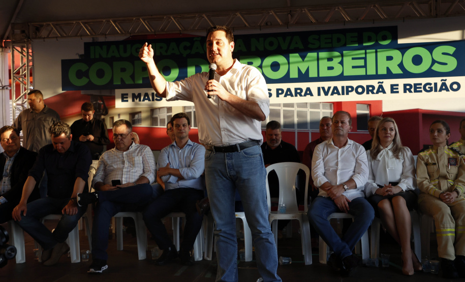 Com um investimento de R$ 8,5 milhões do Governo do Estado, foi inaugurada a nova sede do 1° Subgrupamento de Bombeiros Independente (SGBI) de Ivaiporã nesta quinta-feira (04), data que também marca o Dia Internacional do Bombeiro. O evento contou com a presença do governador Carlos Massa Ratinho Junior, que também anunciou a conclusão da nova Estação de Tratamento de Esgoto da Sanepar na cidade, além de uma série de novos investimentos que beneficiam toda a região do Vale do Ivaí.