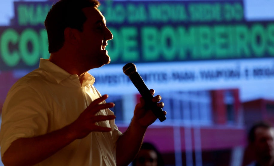 Com um investimento de R$ 8,5 milhões do Governo do Estado, foi inaugurada a nova sede do 1° Subgrupamento de Bombeiros Independente (SGBI) de Ivaiporã nesta quinta-feira (04), data que também marca o Dia Internacional do Bombeiro. O evento contou com a presença do governador Carlos Massa Ratinho Junior, que também anunciou a conclusão da nova Estação de Tratamento de Esgoto da Sanepar na cidade, além de uma série de novos investimentos que beneficiam toda a região do Vale do Ivaí.