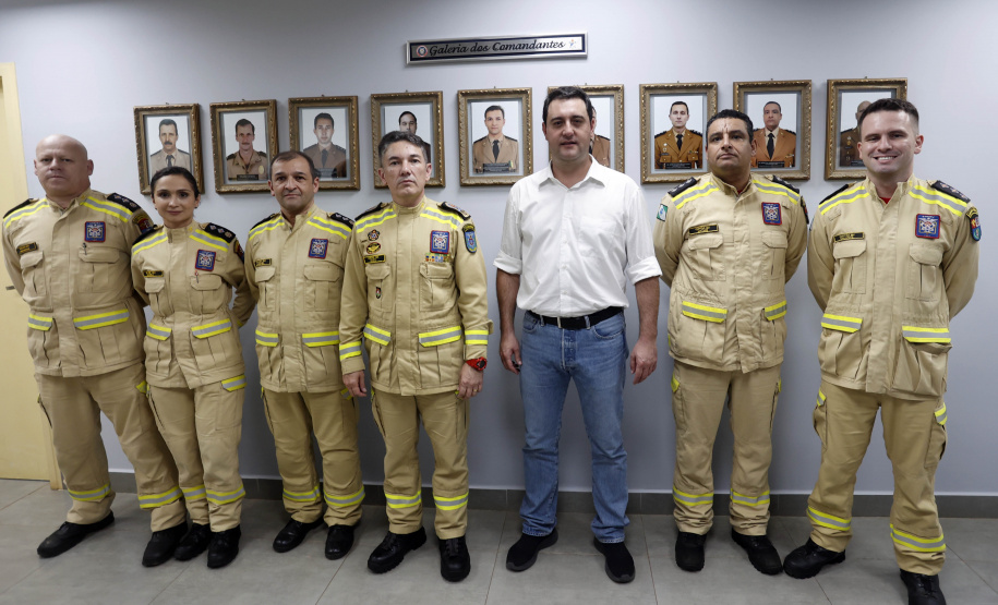 Com um investimento de R$ 8,5 milhões do Governo do Estado, foi inaugurada a nova sede do 1° Subgrupamento de Bombeiros Independente (SGBI) de Ivaiporã nesta quinta-feira (04), data que também marca o Dia Internacional do Bombeiro. O evento contou com a presença do governador Carlos Massa Ratinho Junior, que também anunciou a conclusão da nova Estação de Tratamento de Esgoto da Sanepar na cidade, além de uma série de novos investimentos que beneficiam toda a região do Vale do Ivaí.