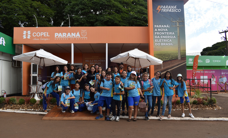 Copel orienta crianças e adolescentes na Expoingá sobre uso consciente da energia