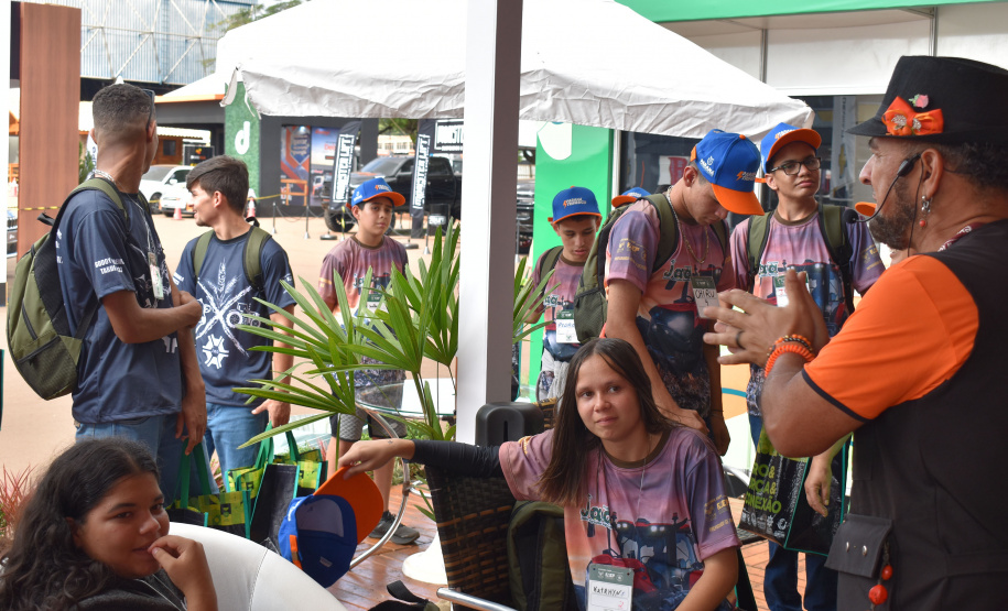 Copel orienta crianças e adolescentes na Expoingá sobre uso consciente da energia