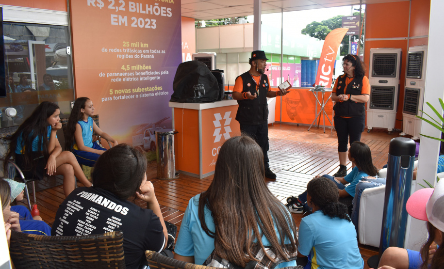 Copel orienta crianças e adolescentes na Expoingá sobre uso consciente da energia