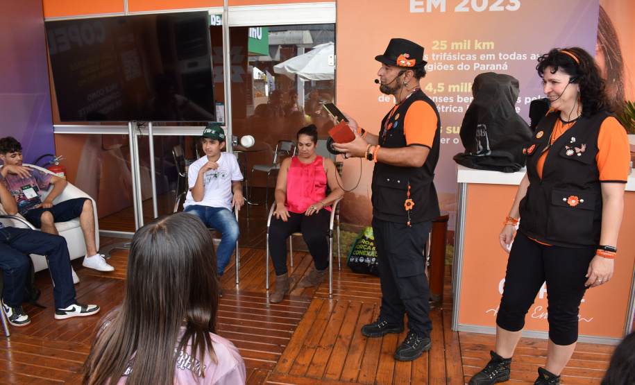 Copel orienta crianças e adolescentes na Expoingá sobre uso consciente da energia