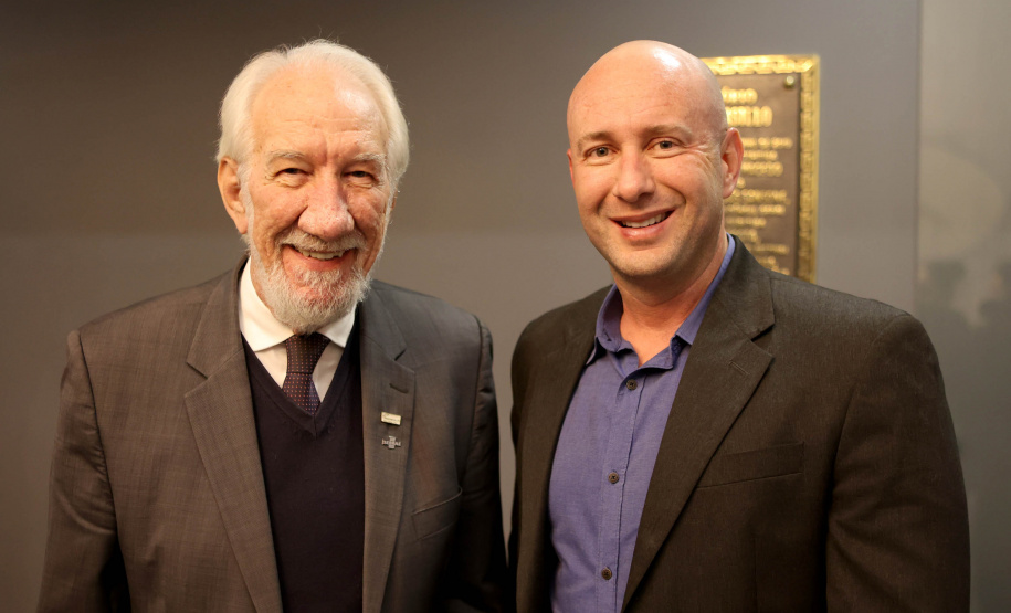 O governador em exercício Darci Piana  participa da premiação do III Ranking das 100 Maiores Sociedades Anônomas do Paraná.